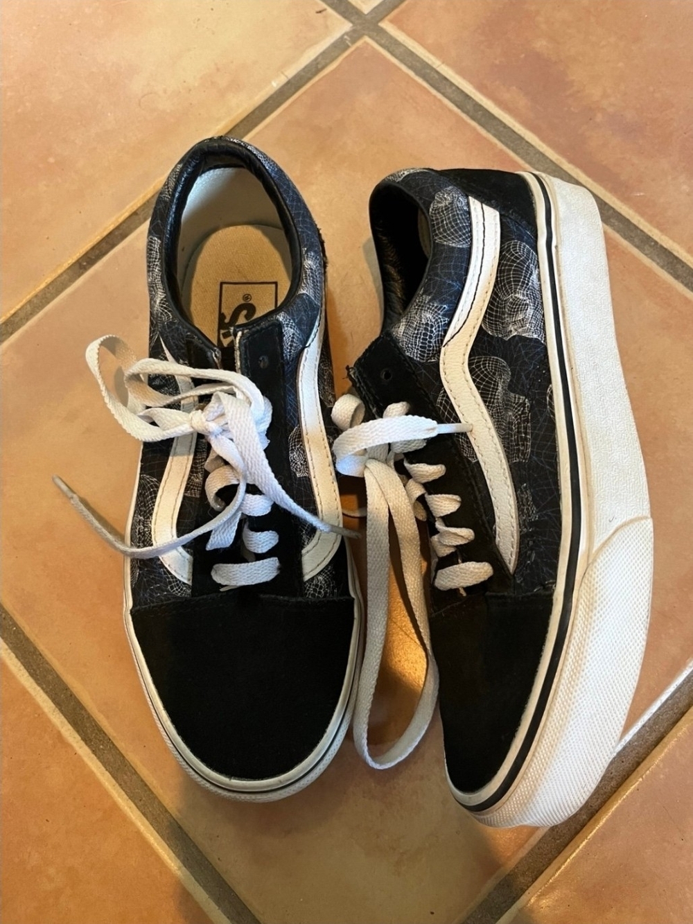 Vans  Old Skool Wireframe Skull Black True White & White Sneakers US 6